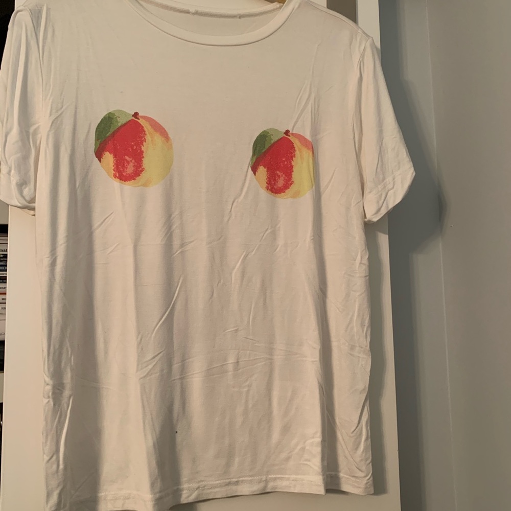 Kittenish Peach Tee